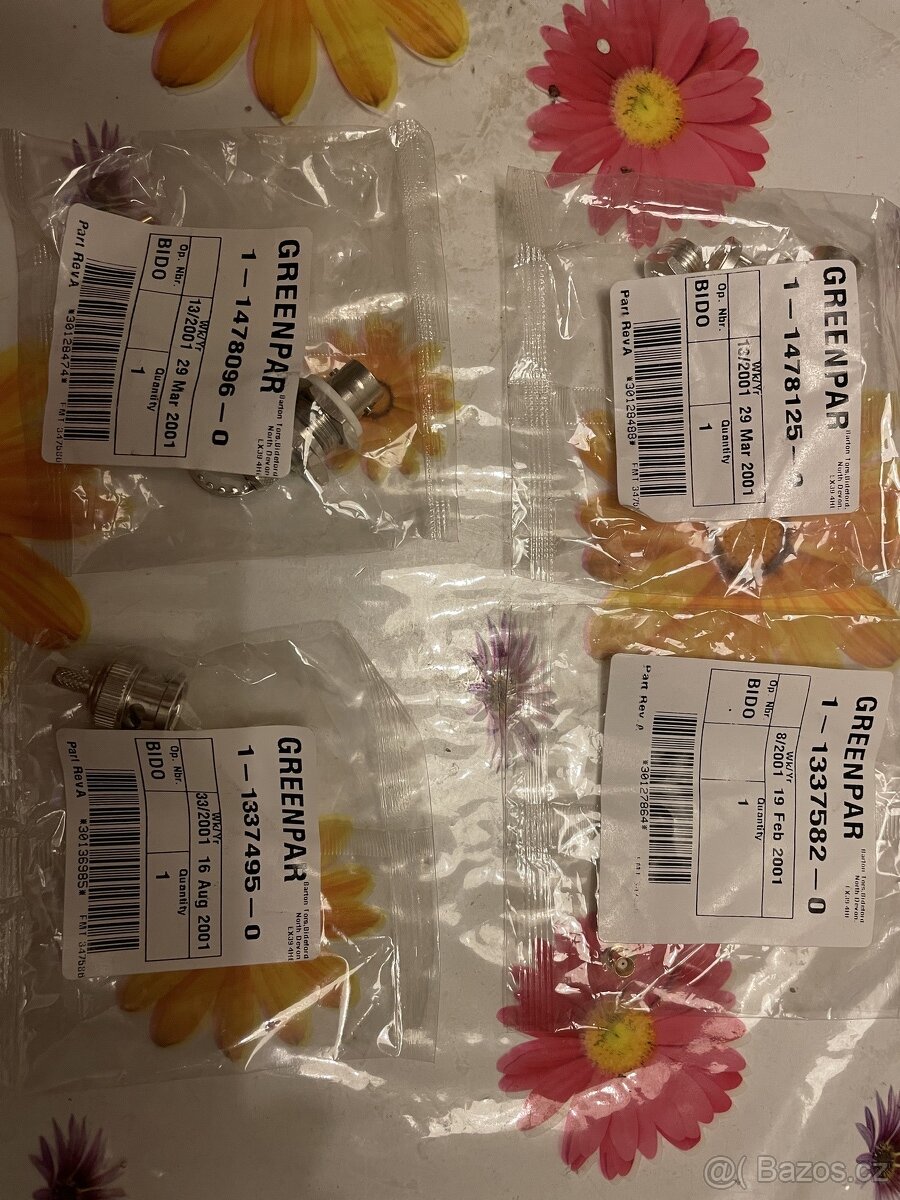 různé koaxiální konektory - 2