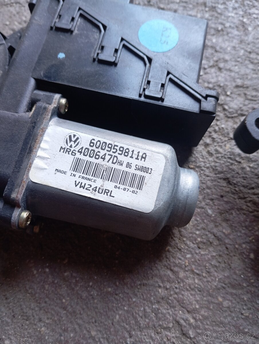 Vw polo motorek stahování okna - 2