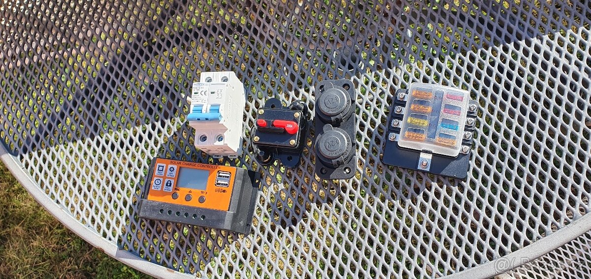 fotovoltaicky panel vetne regulatoru nabíjení - 2