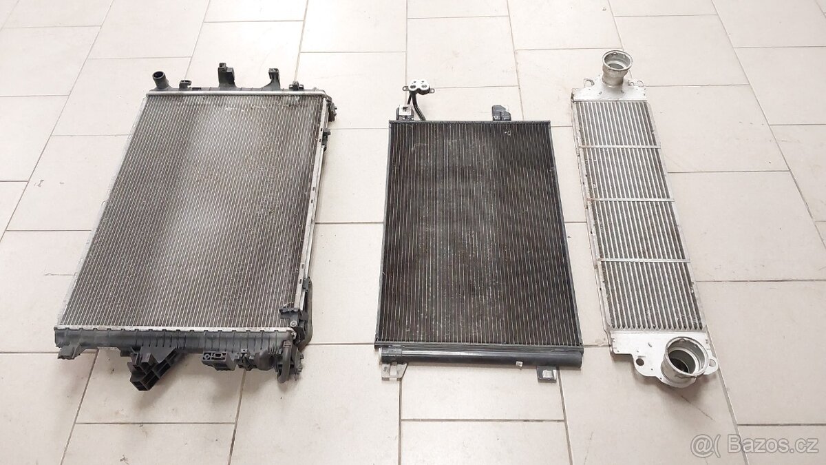 VW Transporter T5 – Chladiče 2,0Tdi 103 kw - 2