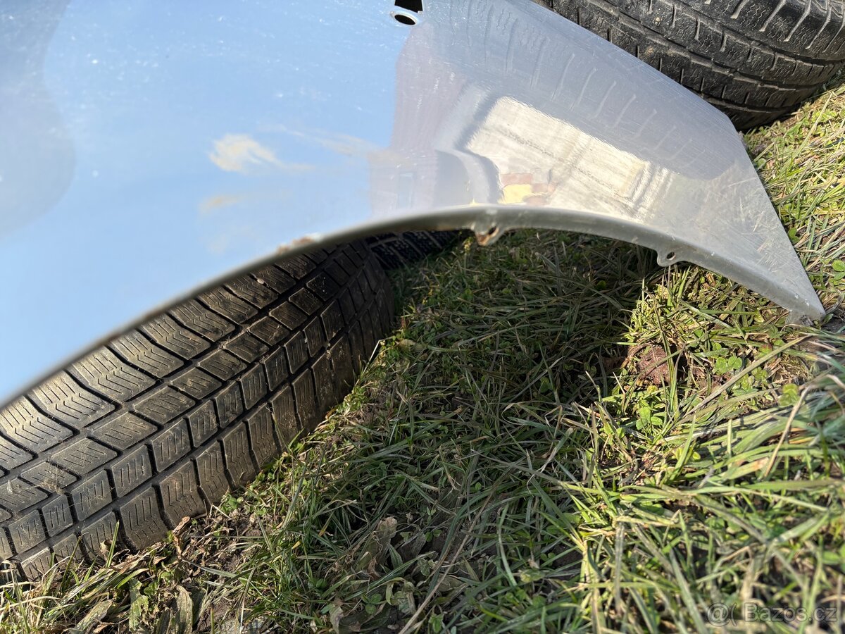 Blatník BMW E90 - 2