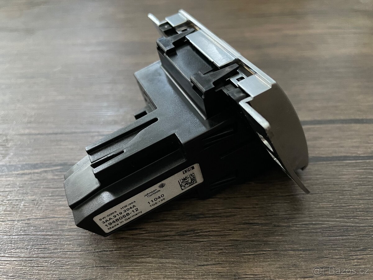 Prodám hodiny VW Passat B7 3AA919204 - 2