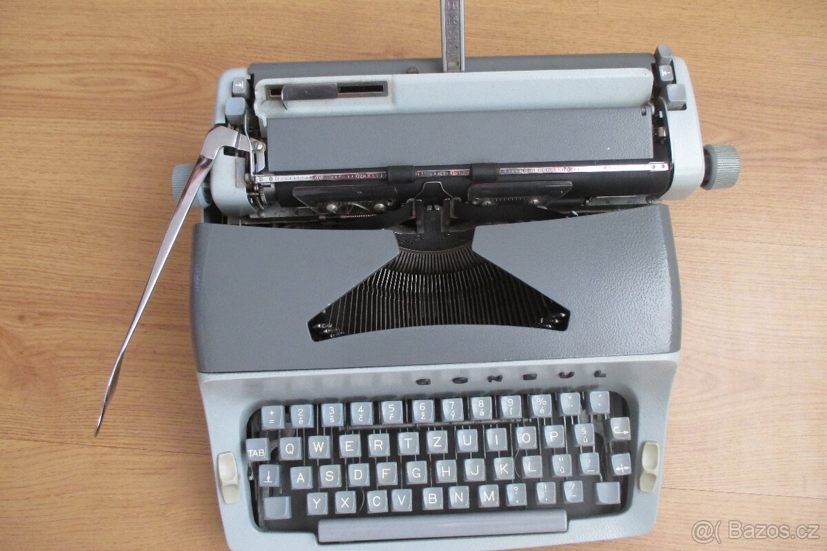Kufříkový psací stroj - 2