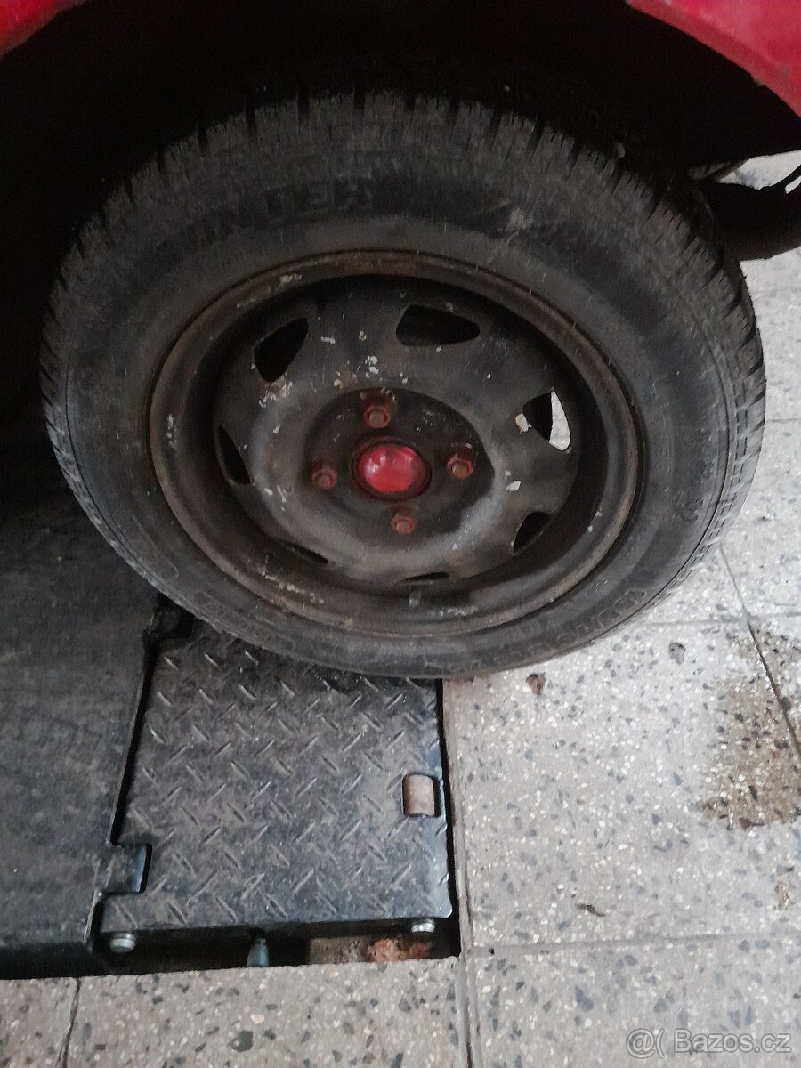 Zimní pneu 155/70 r13 - 2