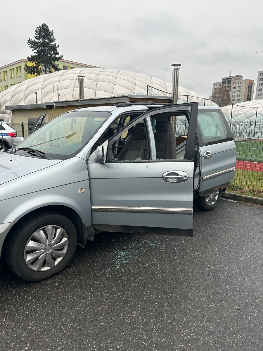 Kia Carnival 2.9crdi - 2