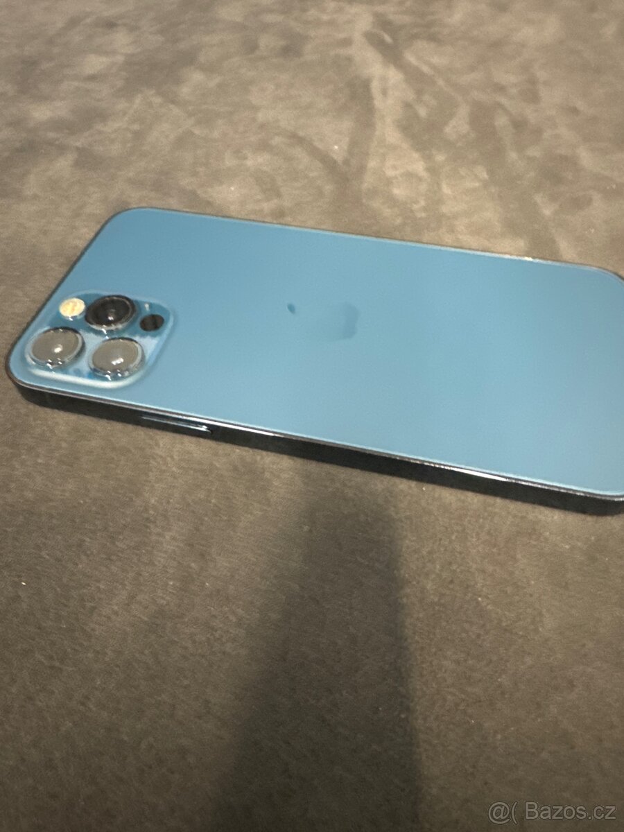 IPhone 12 Pro, rok záruka - 2