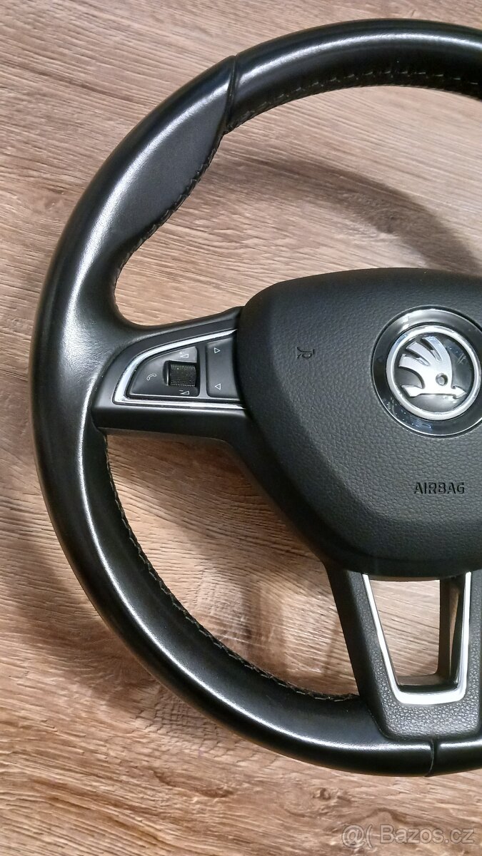 Zachovalý Tříramenný kožený volant Škoda - 2