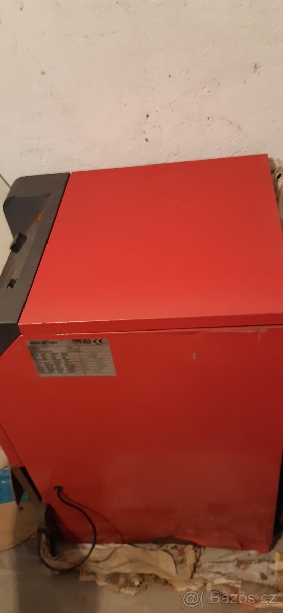 Teplovodní kotel na olej - 2