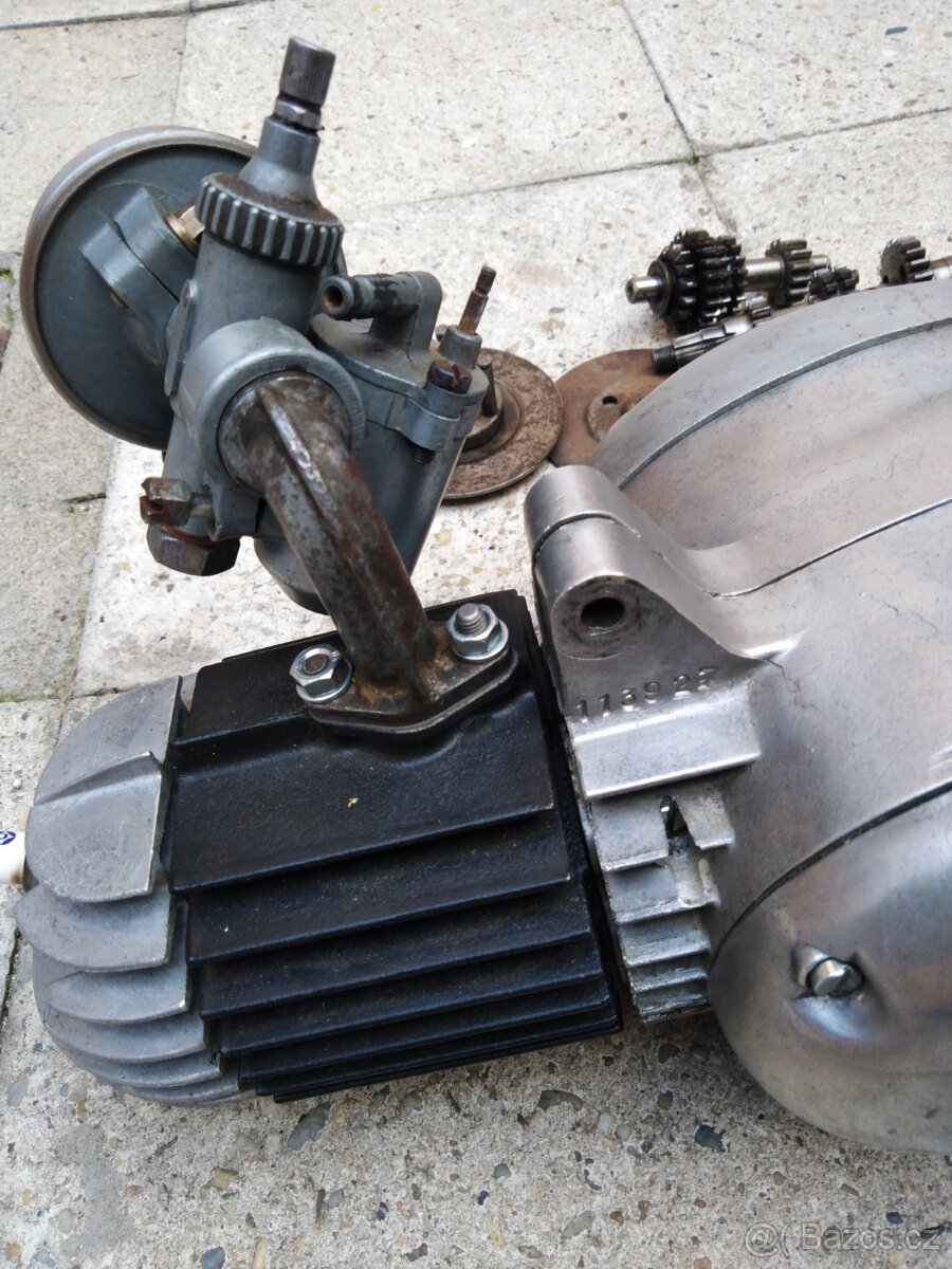 Jawa 555 pionýr - 2