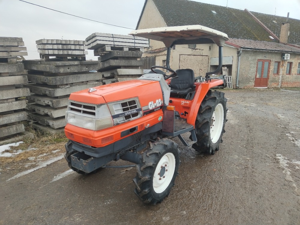 traktor KUBOTA GL25 koní - 2