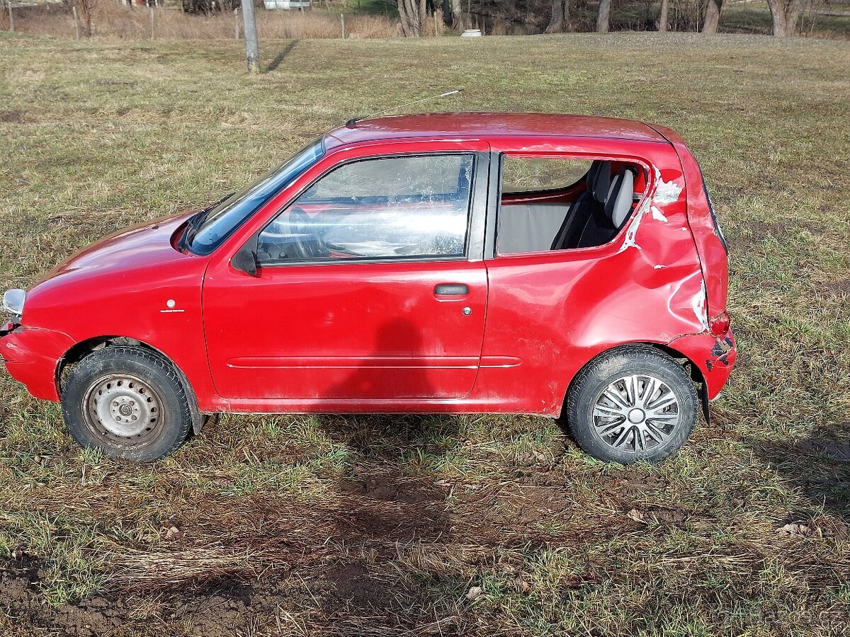 Prodam- bouráné Fiat Seicento 1.1/ 40 kW 2005 - 2
