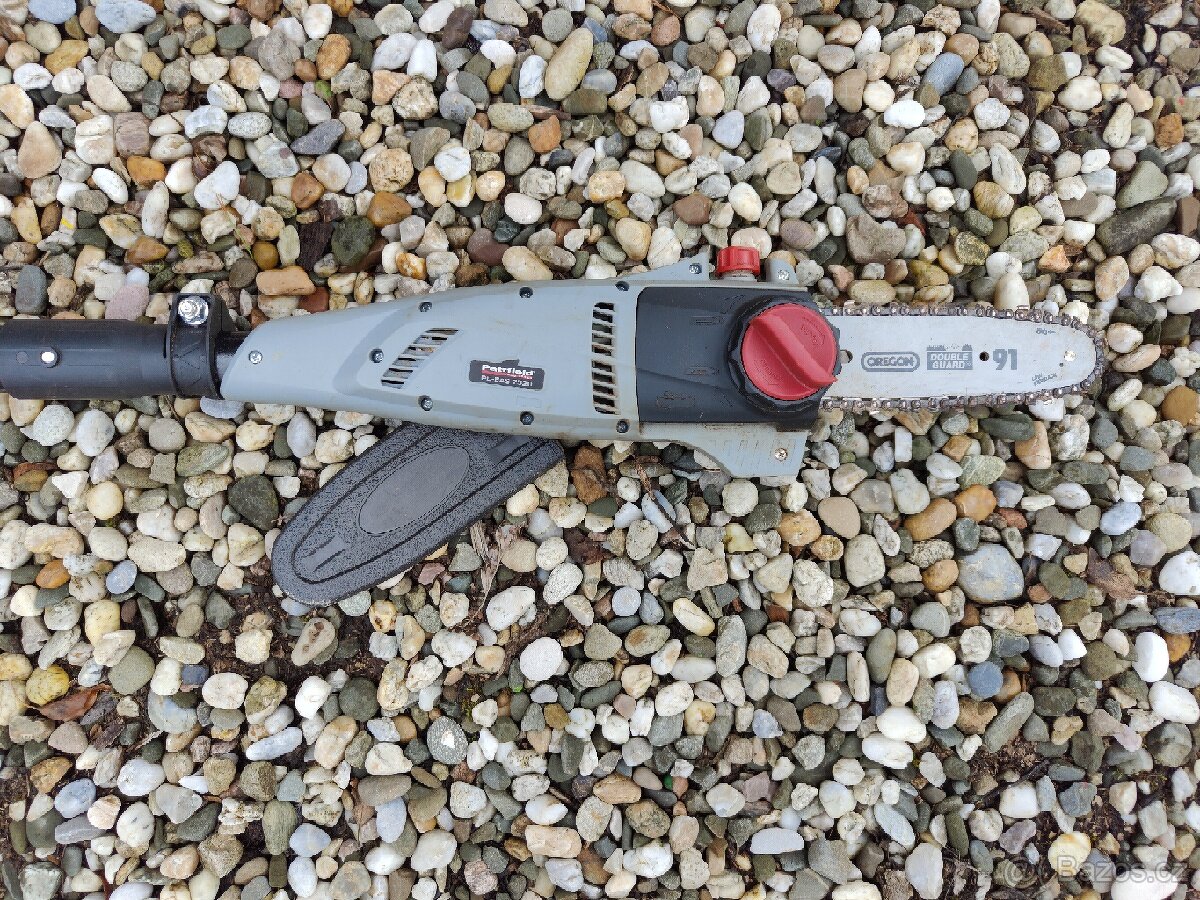 Pila na větve - pattfield pe-eas 7520 - 2