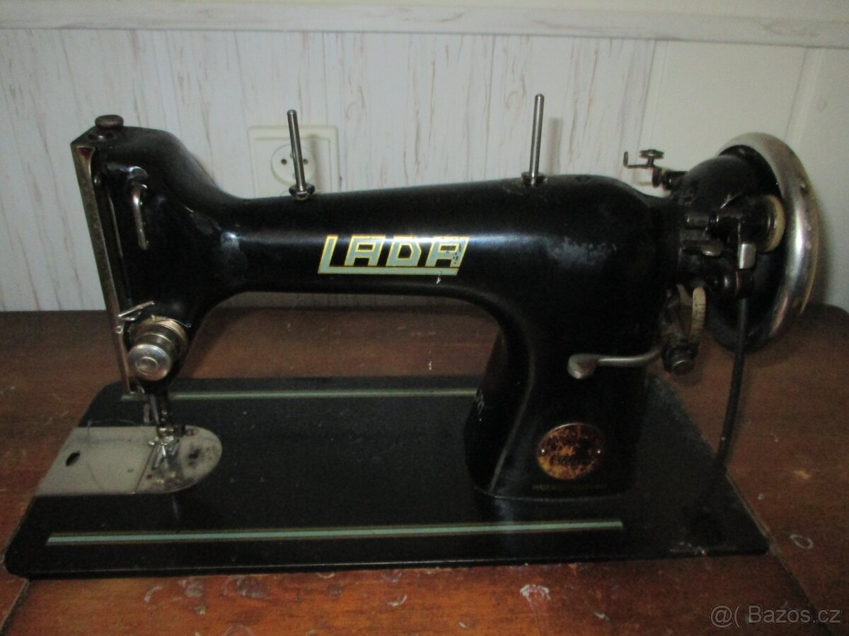 Šicí stroj Lada - 2