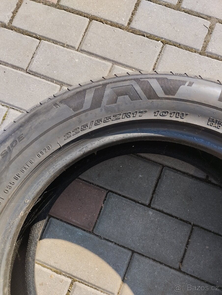 Nexen 225/60 R17 DOT0920 - 2