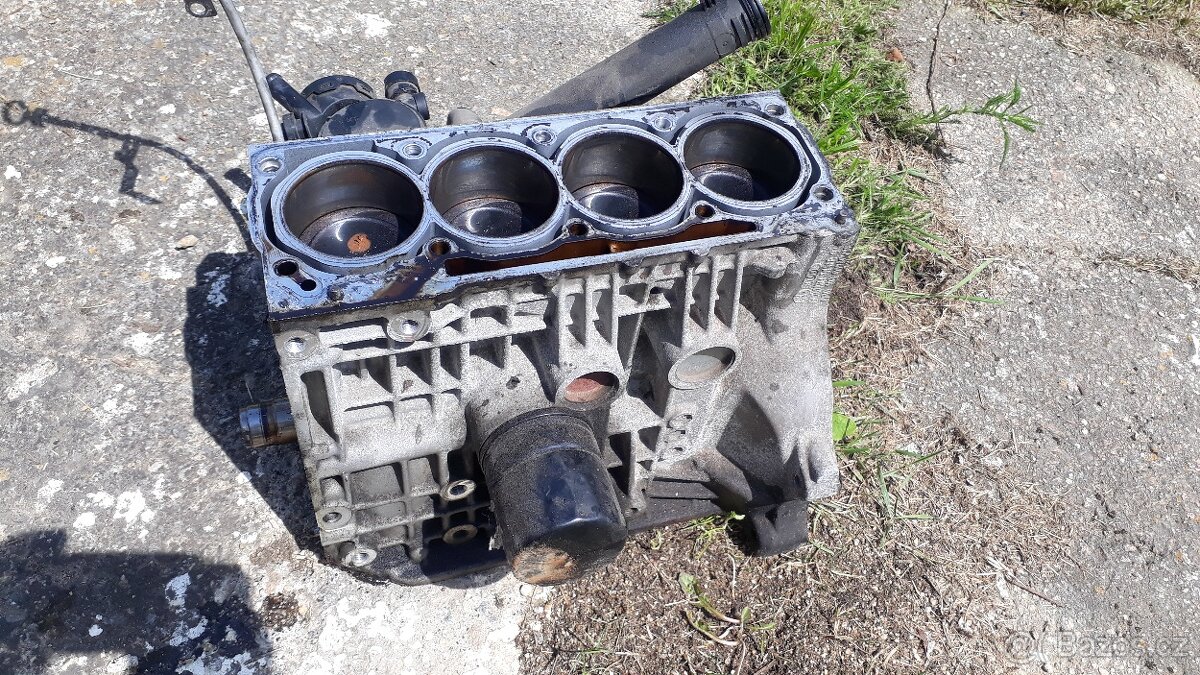 vw golf 6 1.4 16v 59 kw CGGA - 2