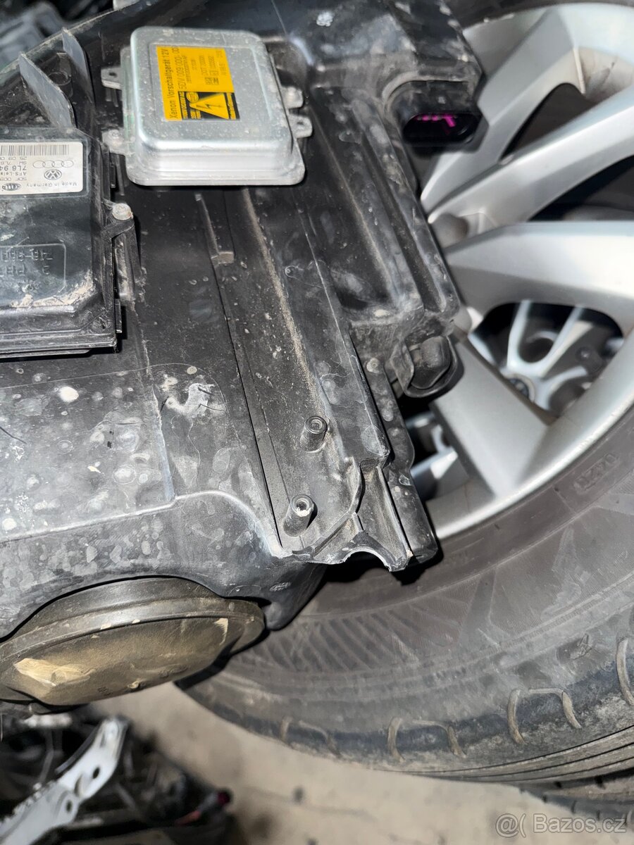 Pravý halogenový světlomet VW Tiguan - 2