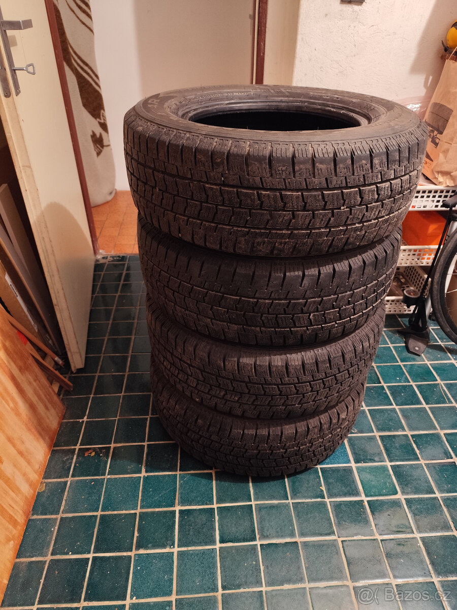 235/65R16C 117/115R - 2