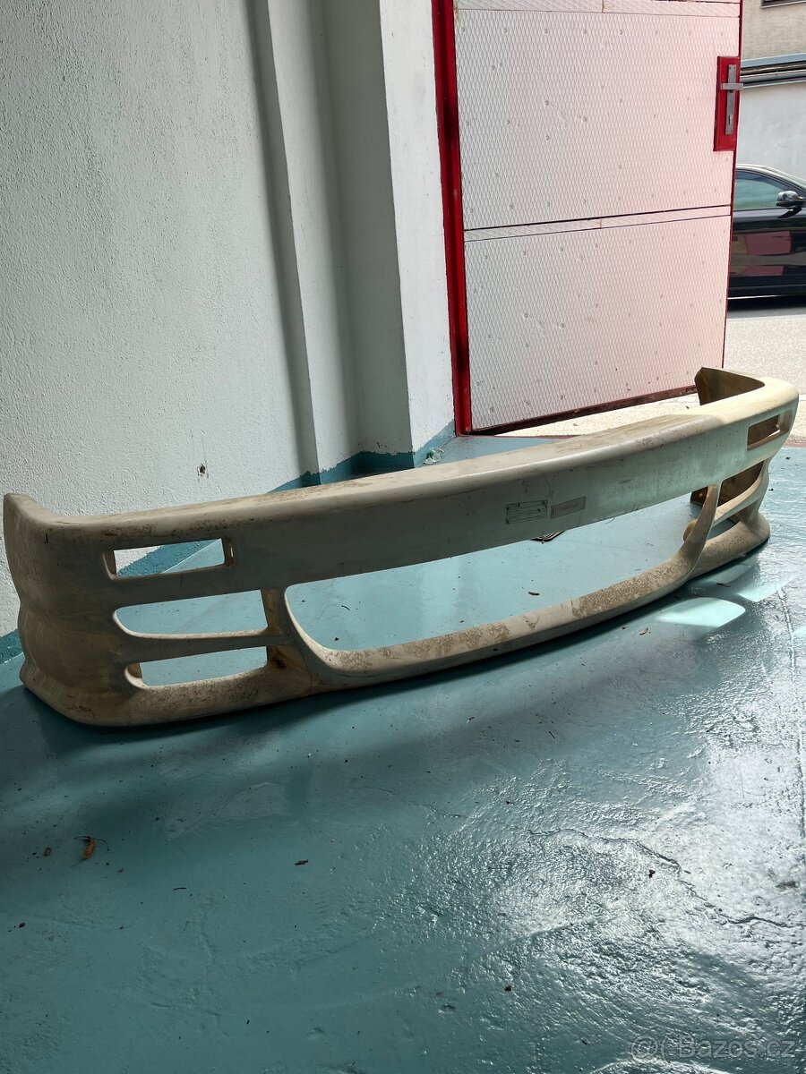 Přední nárazník bmw e30 - 2