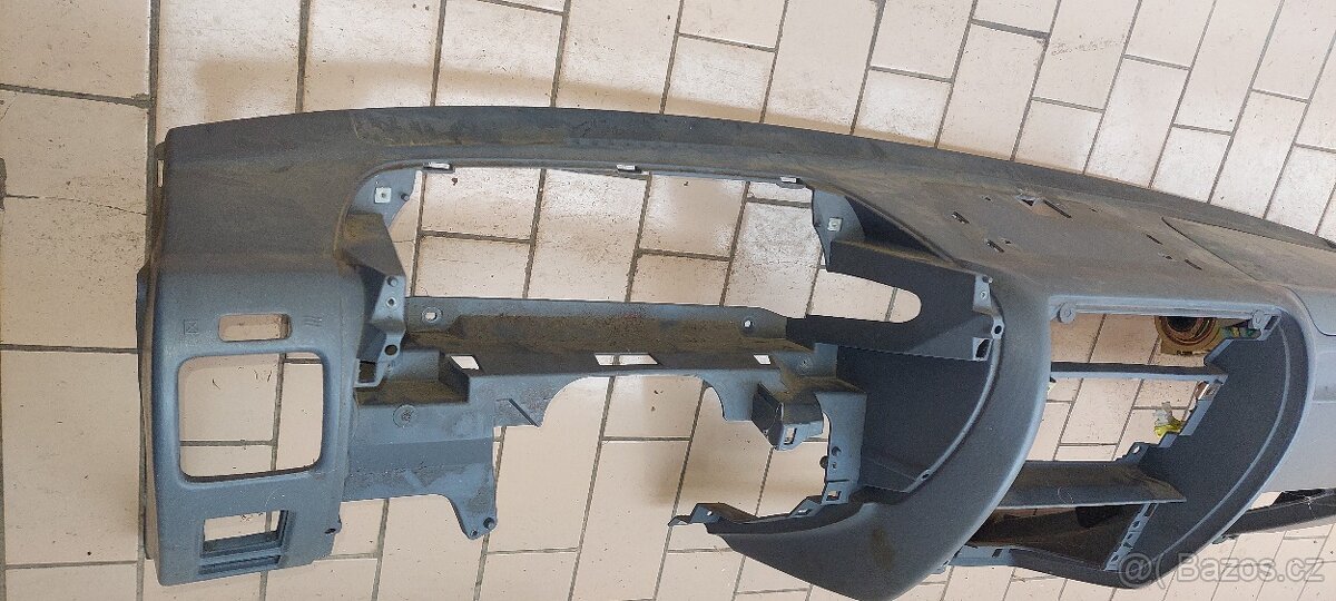 Palubní deska Toyota Land Cruiser 90/95