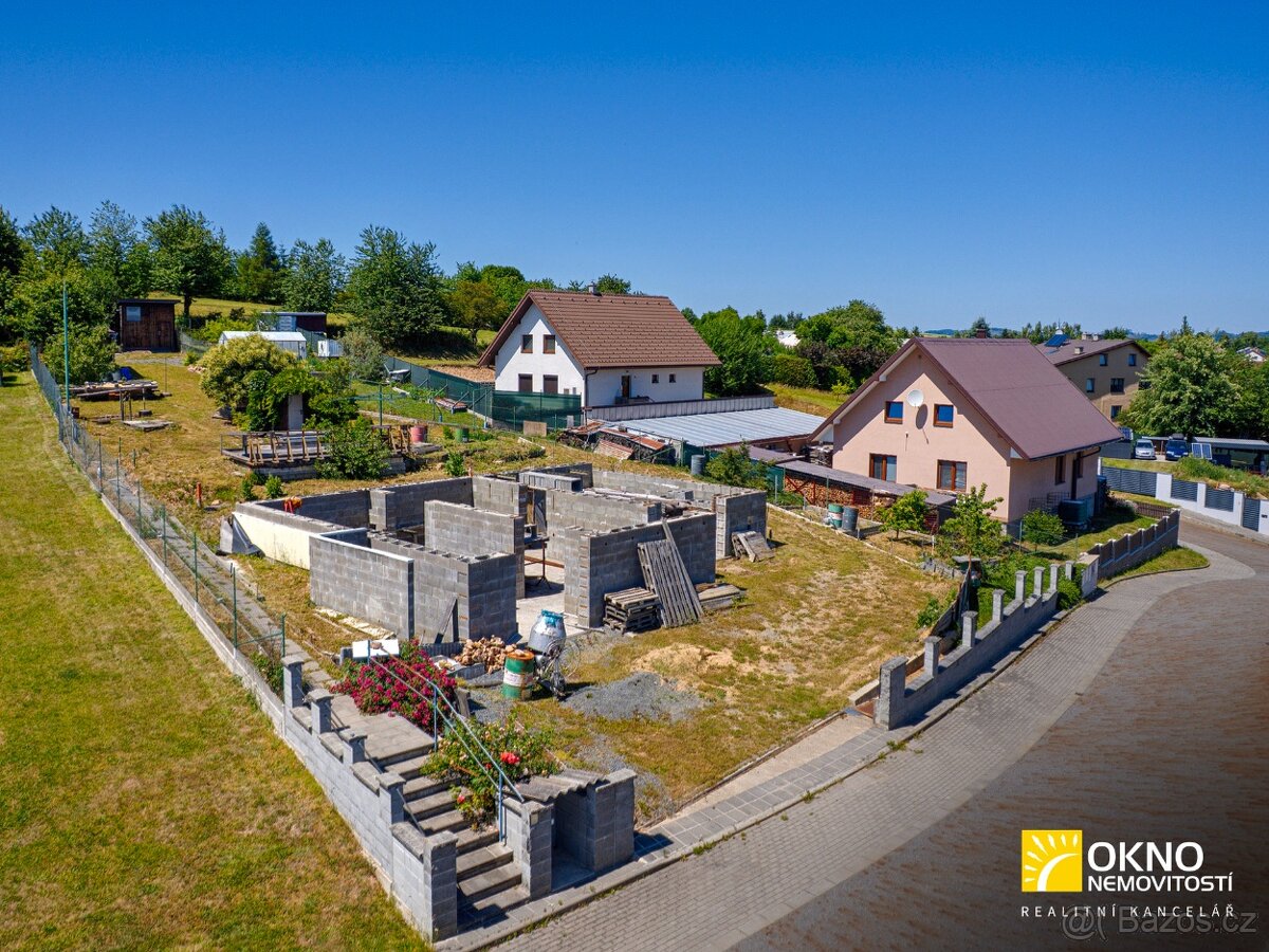 Pozemek se započatou stavbou - 2