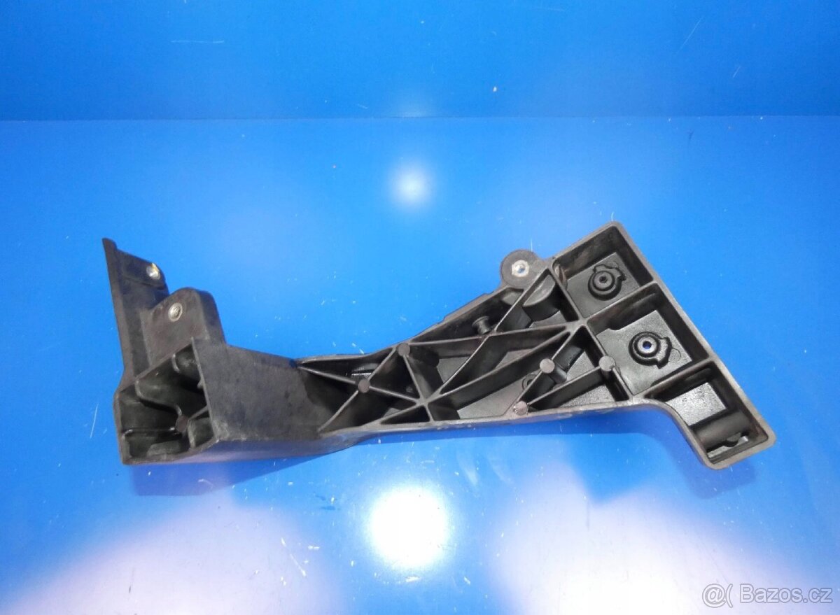 Úchyt nárazníku Hyundai i40 - 2