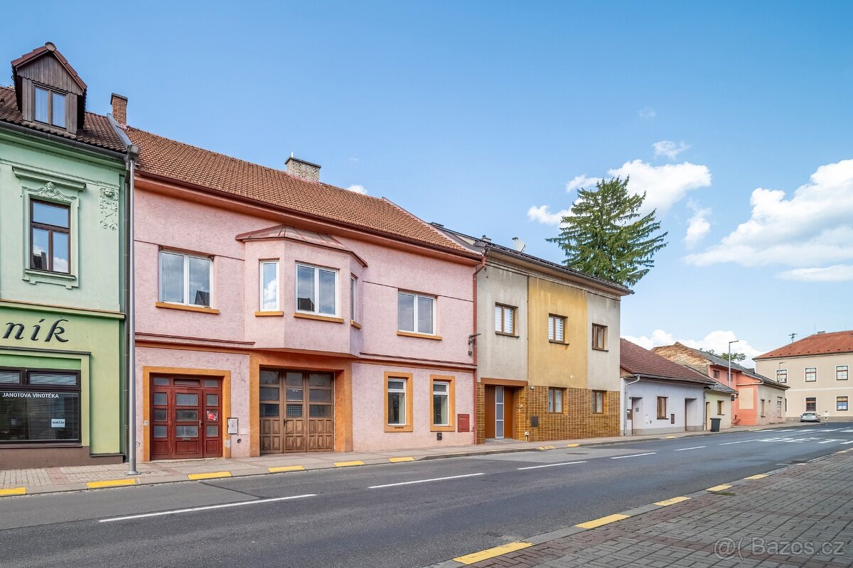 Rodinný dům 4+1, Bojkovice, pozemek 499m2 - 2