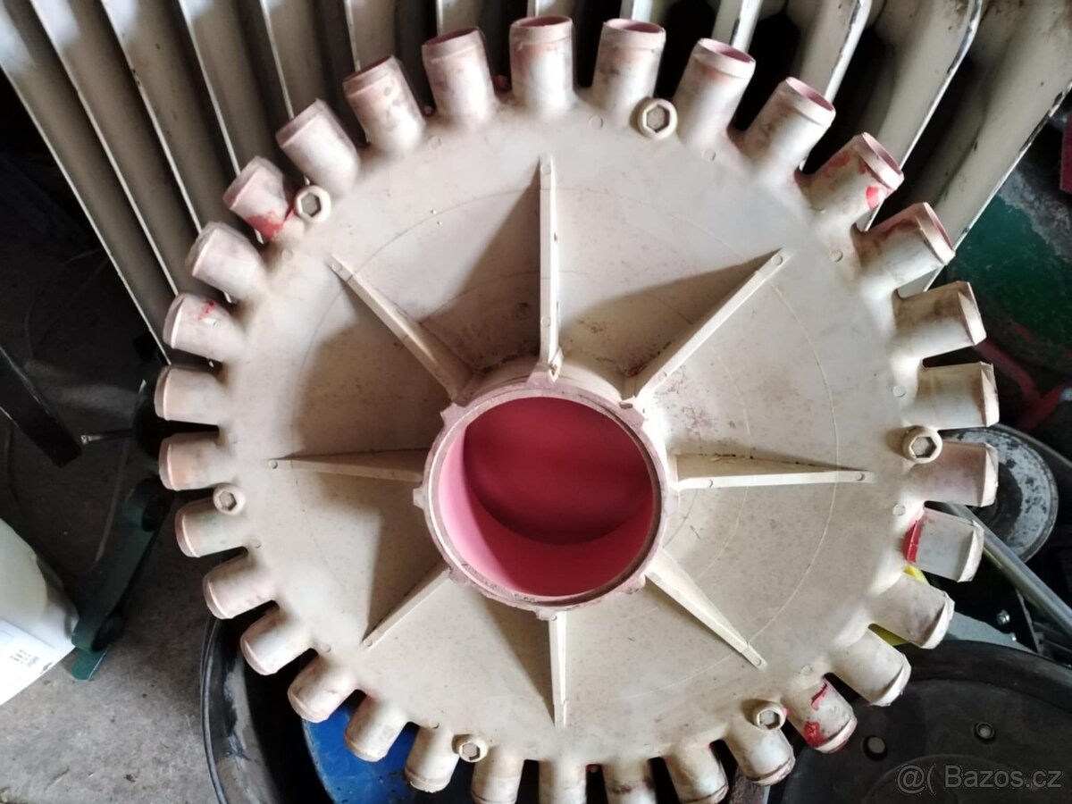 Kverneland accord-rozdělovací hlava - 2