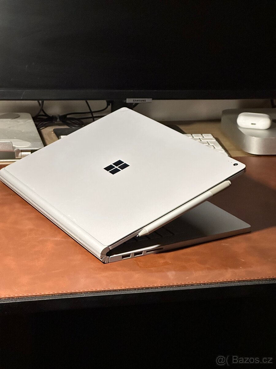 Microsoft Surface Book 2 / i7 / 16GB / GTX 1050 - 2