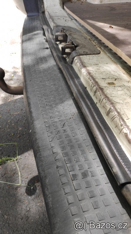 Těsnění zadních dveří Transporter T4 - 2