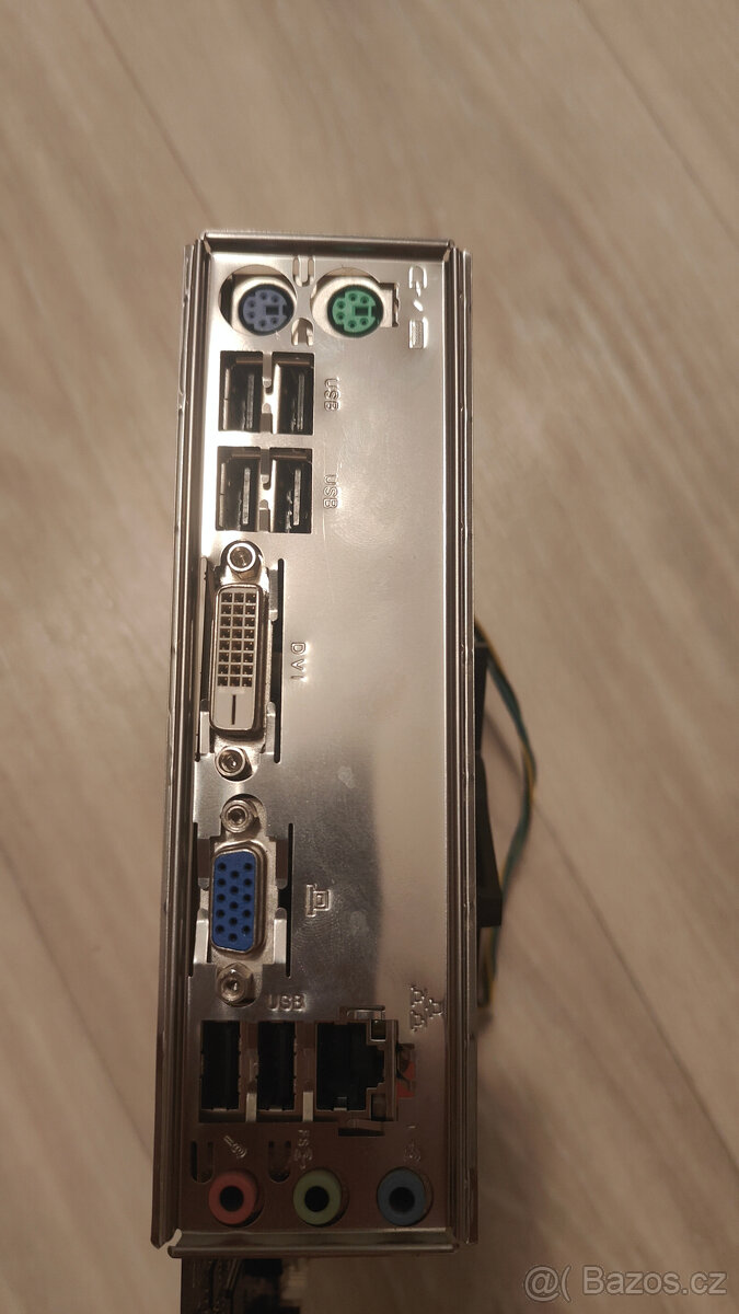 MSI H61M-P31/W8 + Procesor Intel i5-3330 + 8GB Ram - 2