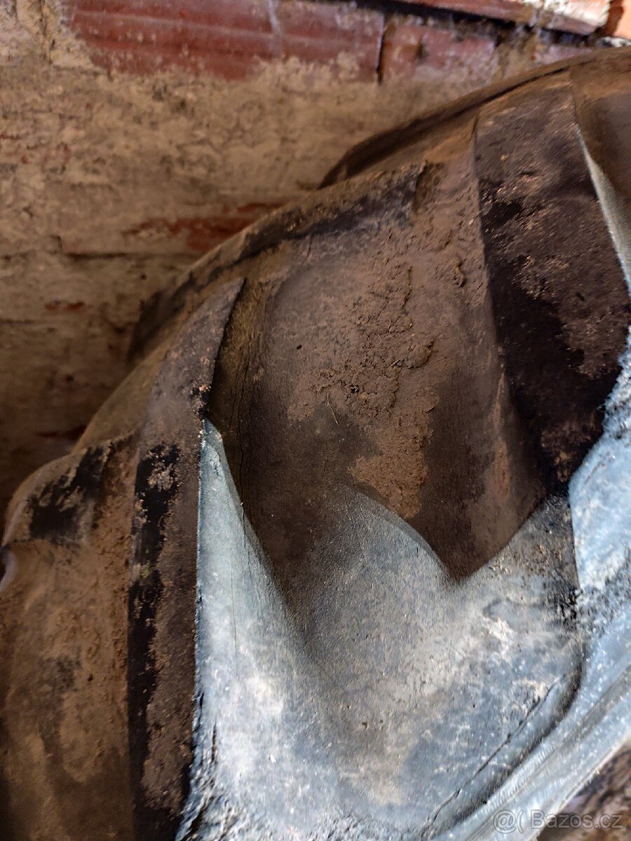 Zadní kola zetor 18,4-30 - 2