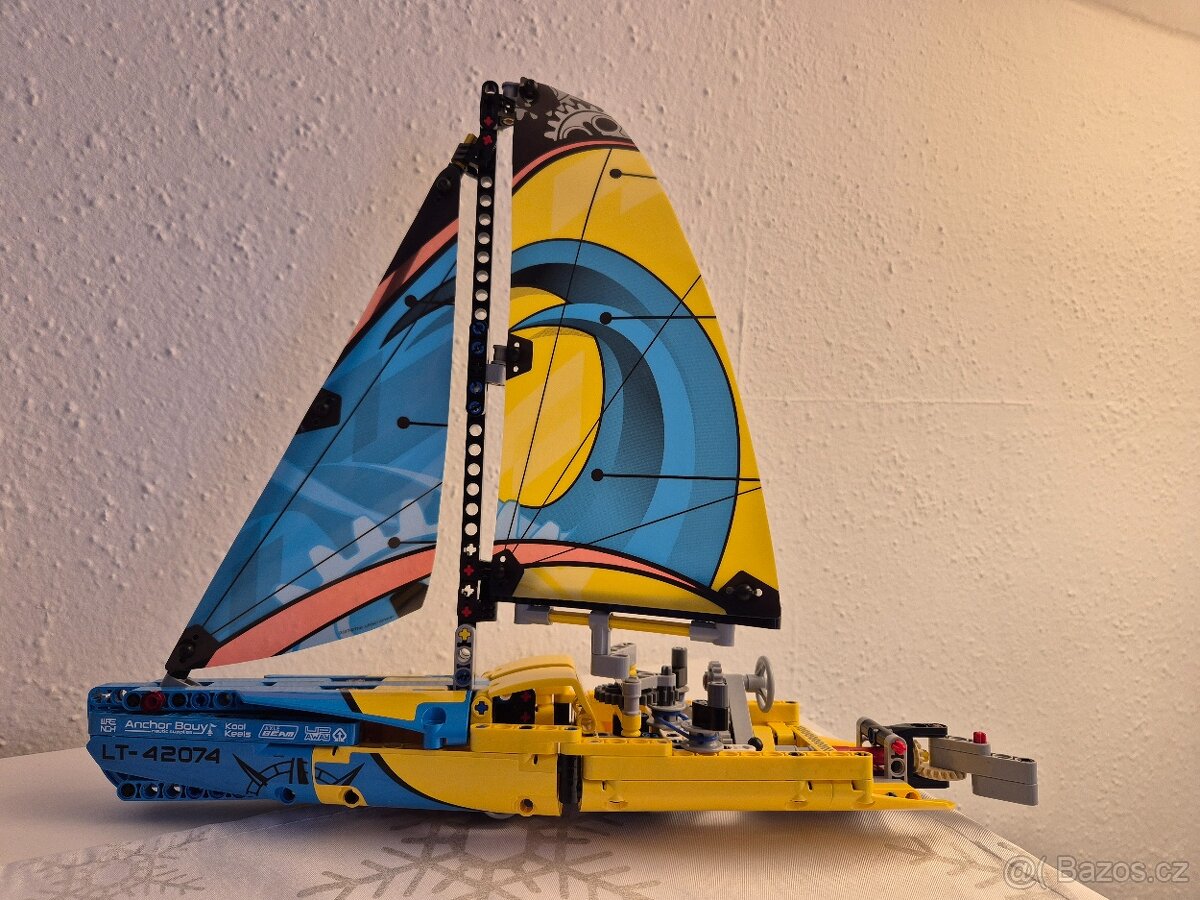 LEGO Technic 42074 Závodní jachta - 2