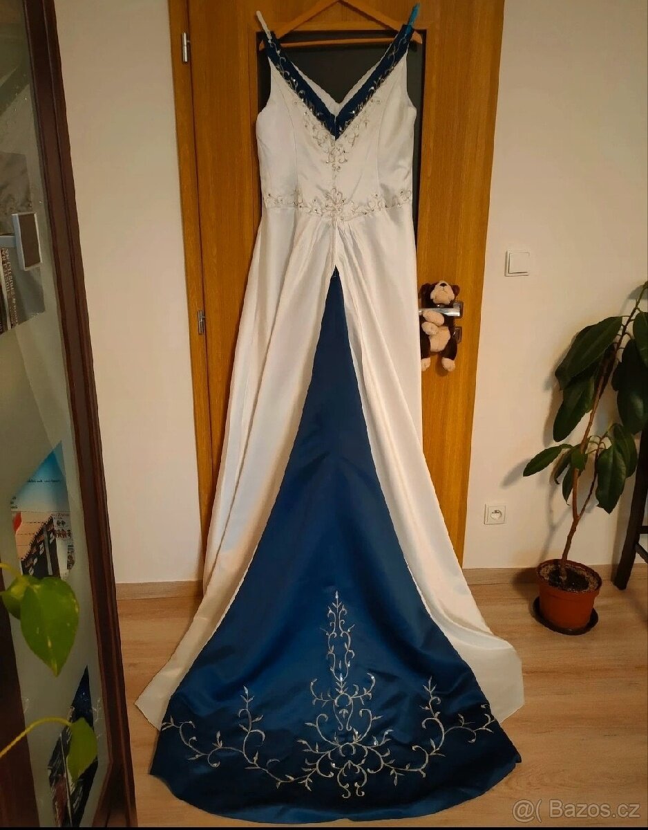 Modrobílé svatební šaty - 2