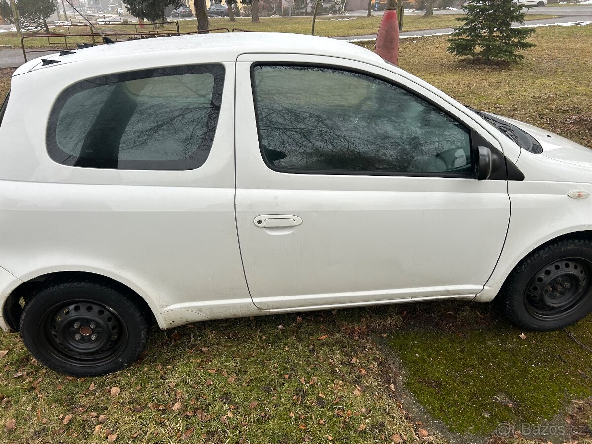 Toyota yaris 1.4. - 2
