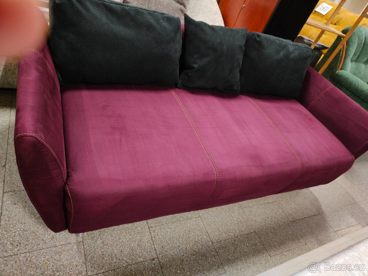 Pohovka dvojka se 3 polštáři - 2