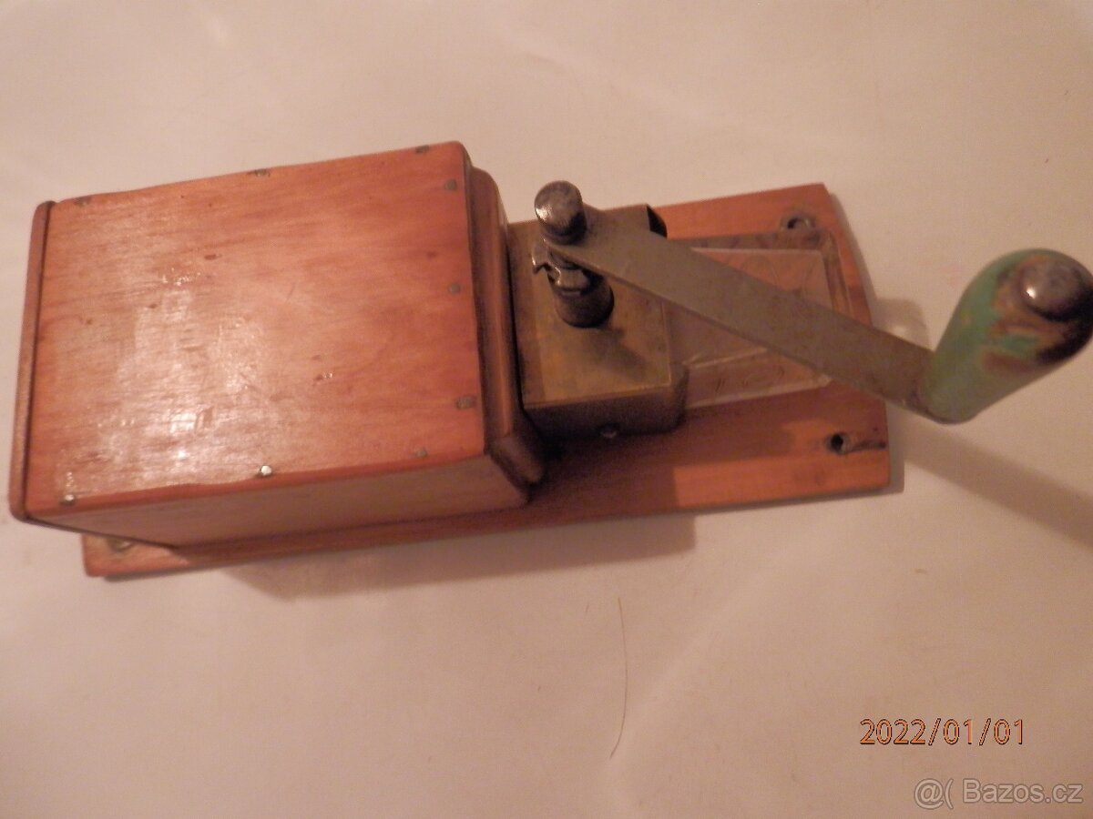 Mlýnek na kávu 8 - 2