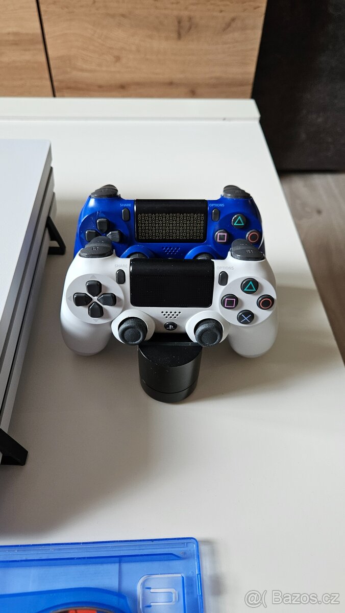 PS4 Pro a ovladače - 2