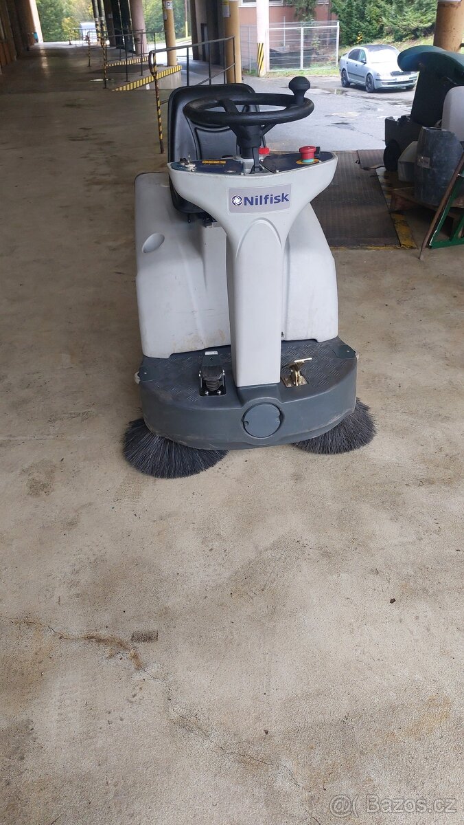 Zametací stroj Nilifsk SP 1000 s benzínovým pohonem - 2