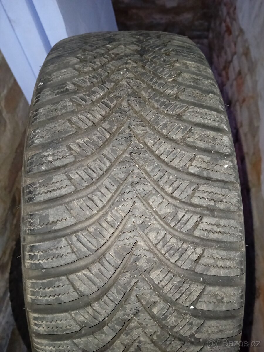 Zimní pneu 195/45 r16 - 2