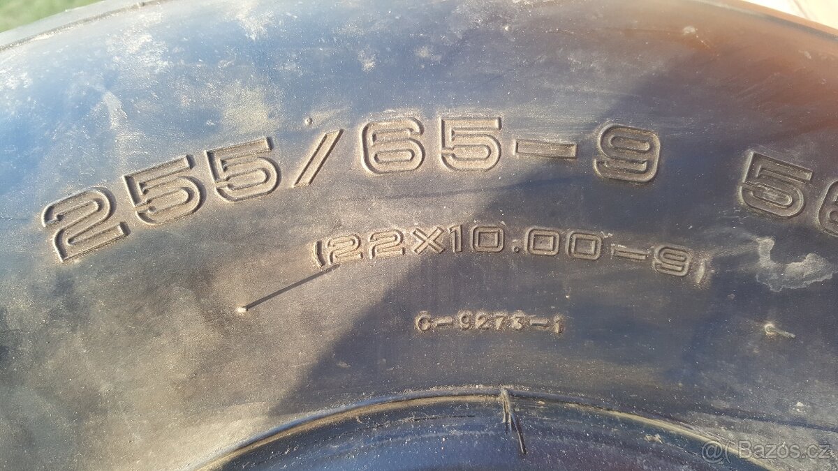 pneu silniční na čtyřkolku - 2