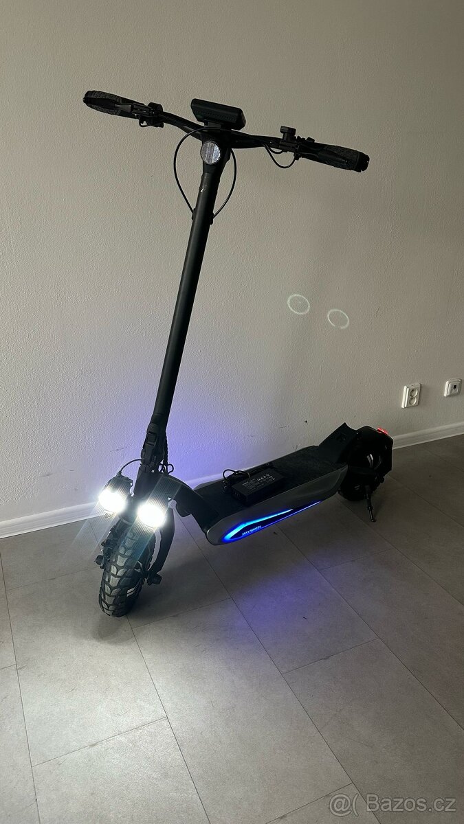 Elektrokoloběžka Maxwheel T8B Golden - 2