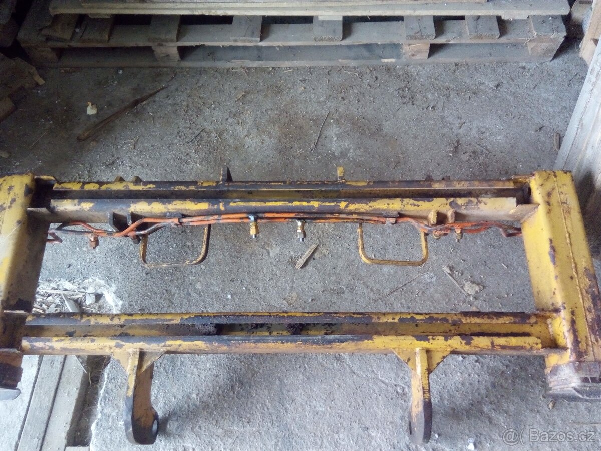 Prodám náhradní díly na UNC 060 (061, 750) - 2