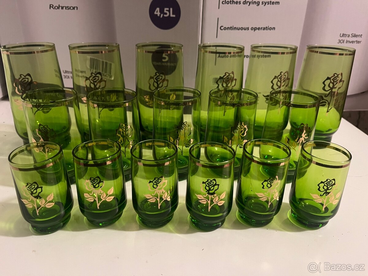 Zelene, cerne sklo a svicen - 2