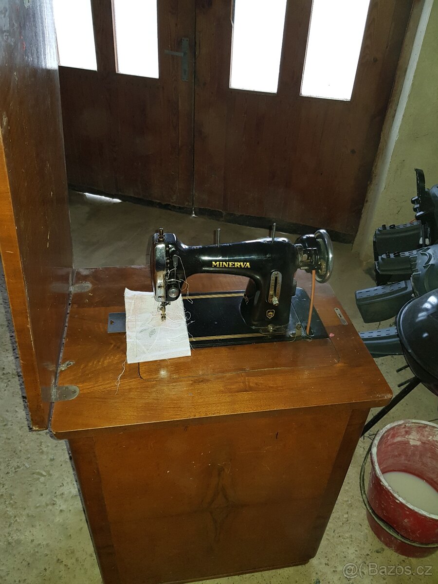 Šicí stroj Minerva - 2