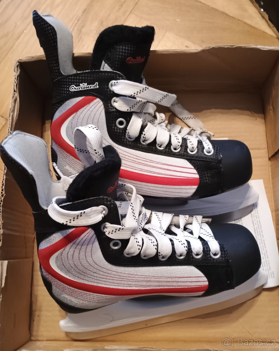 Lední brusle Crowned vel. 39 EU - 2