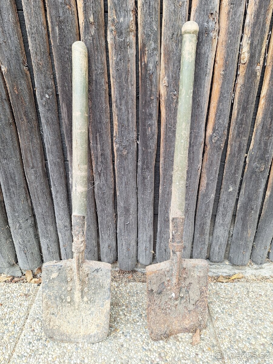 Ruční kosa a rýč - 2