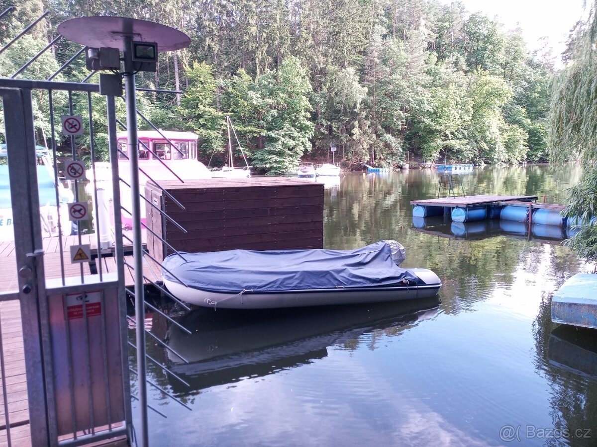 Motorový člun Honda - 2