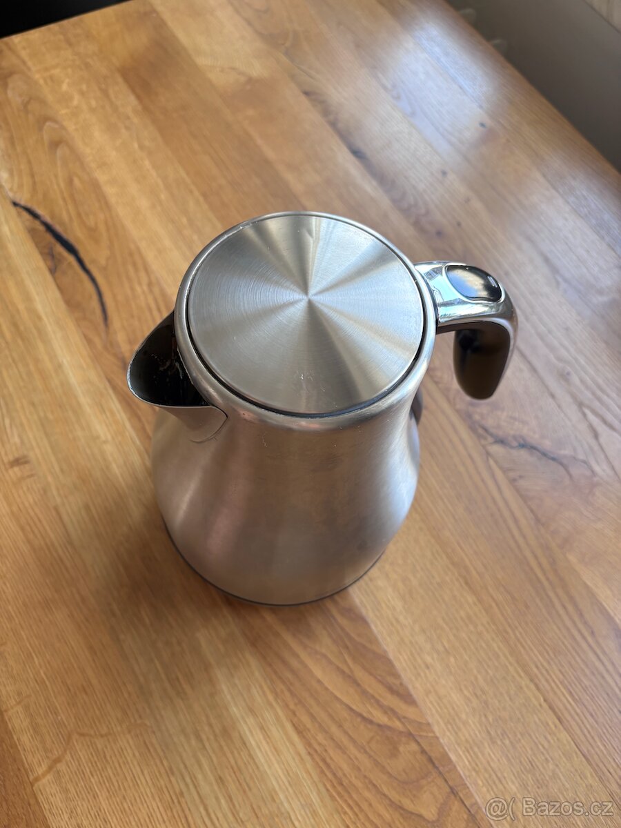 Rychlovarná konvice Orava - 2