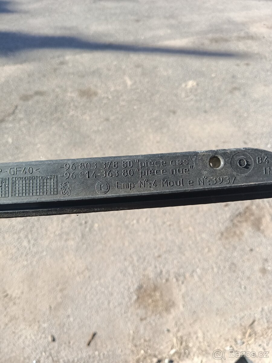 Spodní lišta krytu motoru 9680337880 - 2