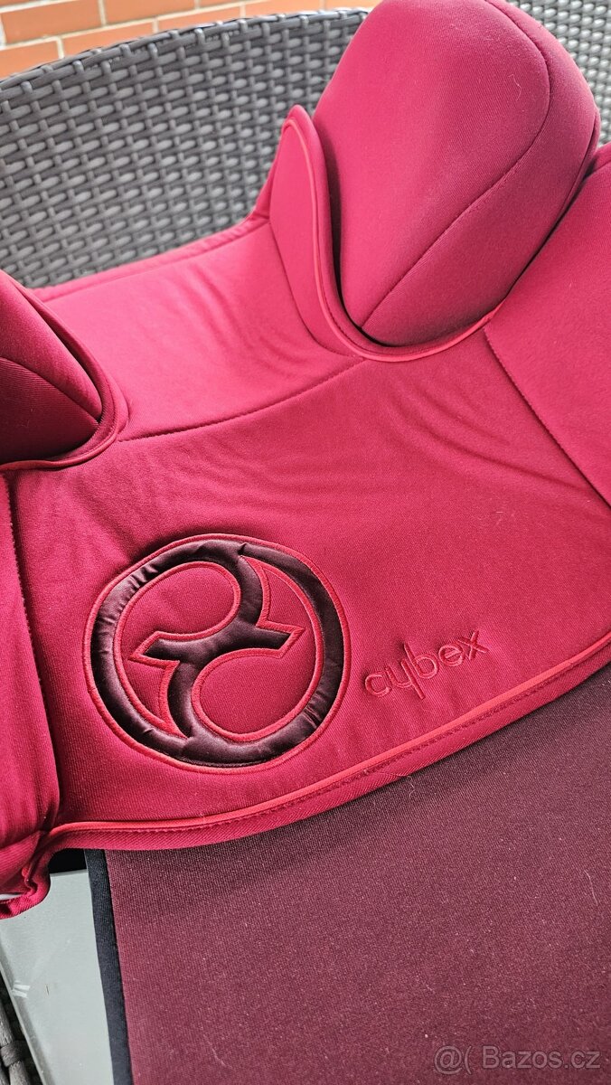 Autosedačku Cybex Isofix - 2